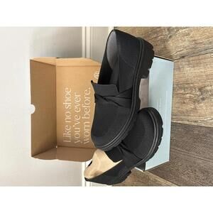 New Bzees size 9 wide women’s Black Mesh Slip-On Loafers shoes office